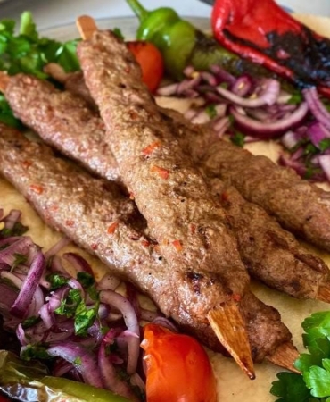 Adana Kebabı Tarifi ve Malzemeleri